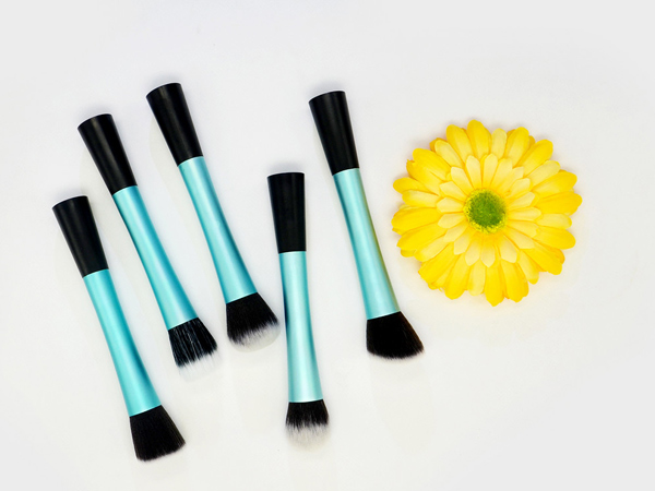 助力中小企業(yè)達成品牌推廣合作