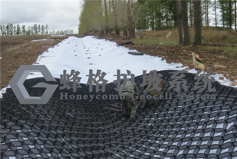 黑龙江庆安生态灌渠治理工程