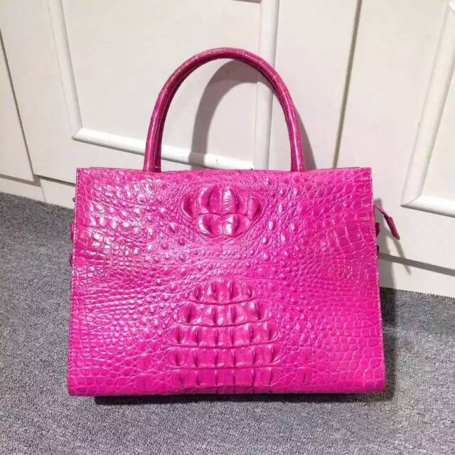 鳄鱼皮包真假鉴别方法钱包