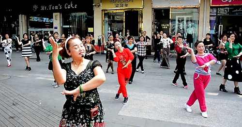 学校新增现代舞课