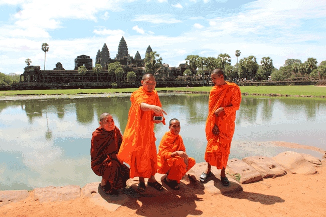 蒋安才《异国僧人》