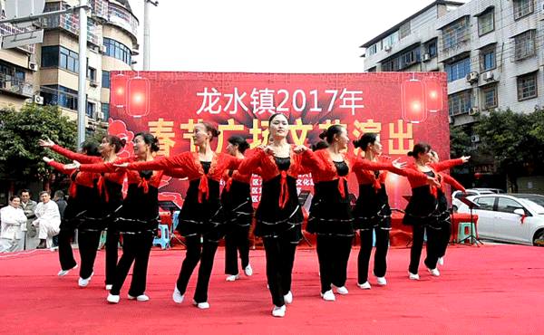 2017庆新春老年大学广场文艺演出  舞蹈班学员《我的祖国》表演