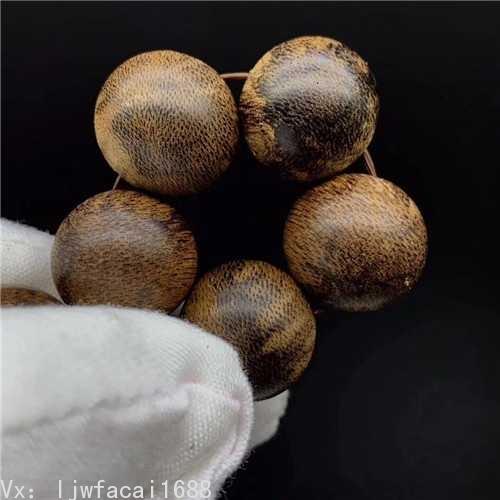 绿奇楠沉香手串 绿奇楠沉香手串