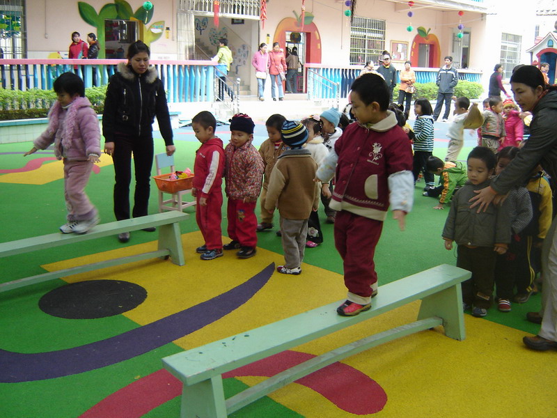 广西幼儿园设备,南宁幼儿园设备,南宁玩具厂,广西游乐设备,广西淘气堡,广西健身器材,广西儿童家园,广西人造草坪