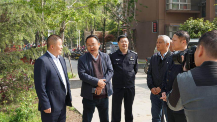 瑶海区单区长调研漕冲小区扫黑除恶工作开展情况