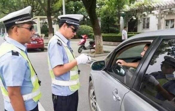 一次扣12分的违法行为有哪些