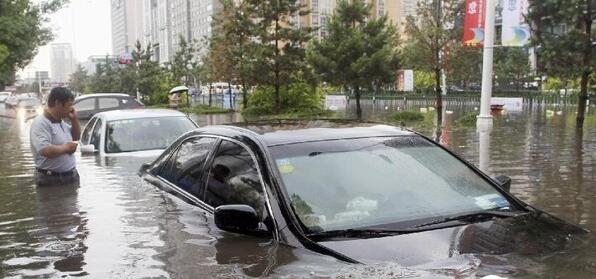 下雨涉水后如何避免熄火