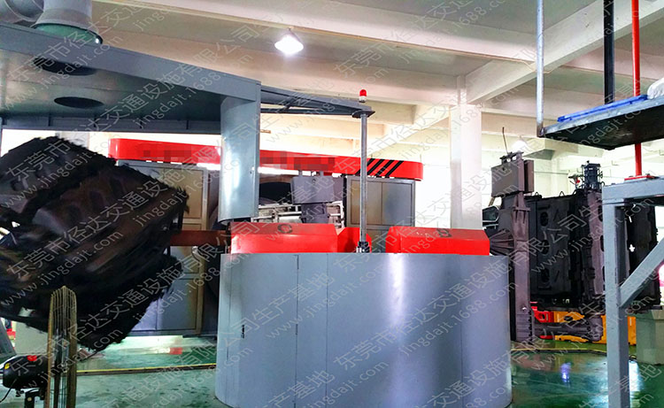 水马路锥防撞桶等生产机器