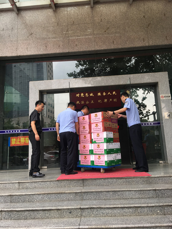 市局防汛慰问3.jpg