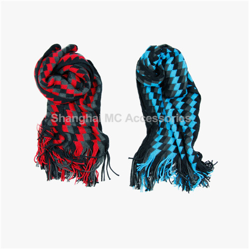 WARP KNITTED SCARF