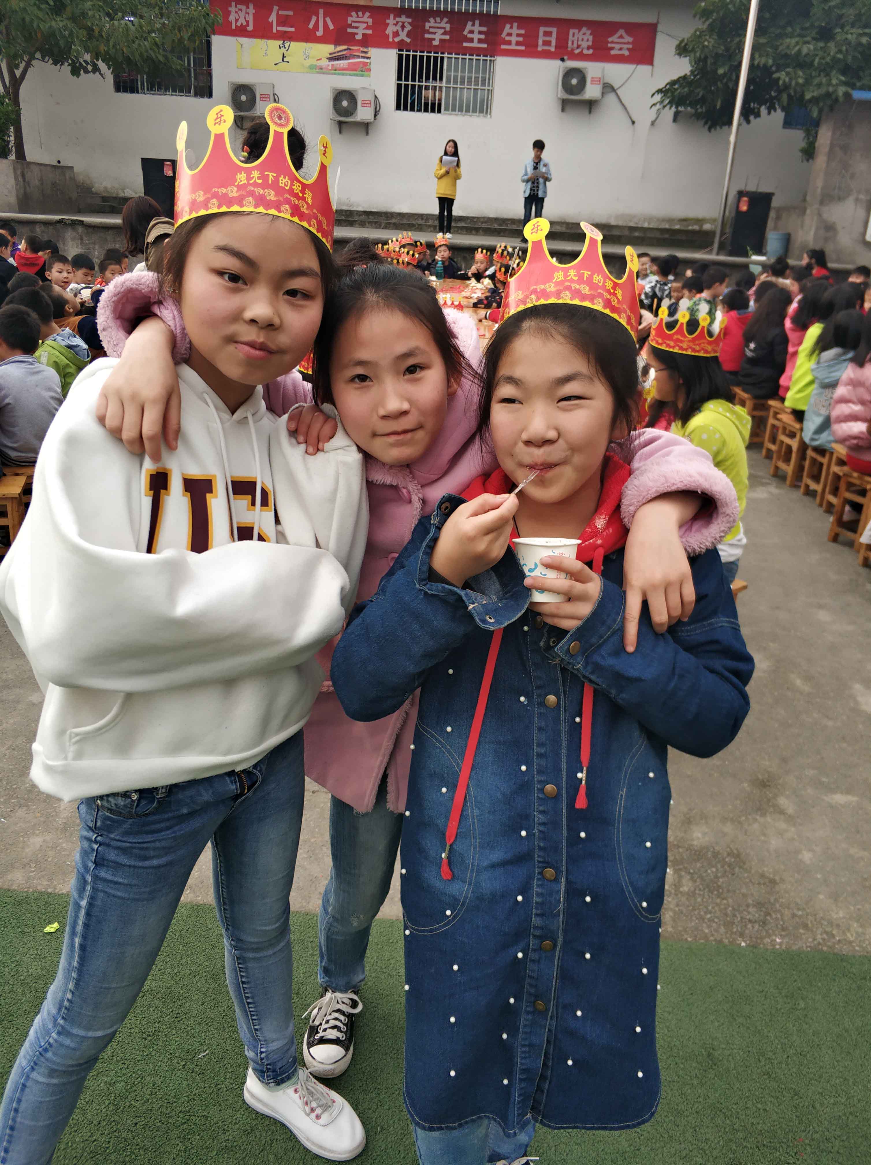 孩子们很开心
