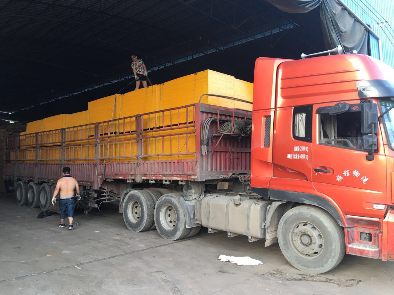 怎样判断建筑模板的质量好不好？