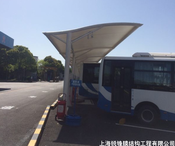 膜结构充电桩停车棚