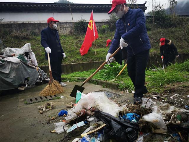 主题党日活动照片4.jpg