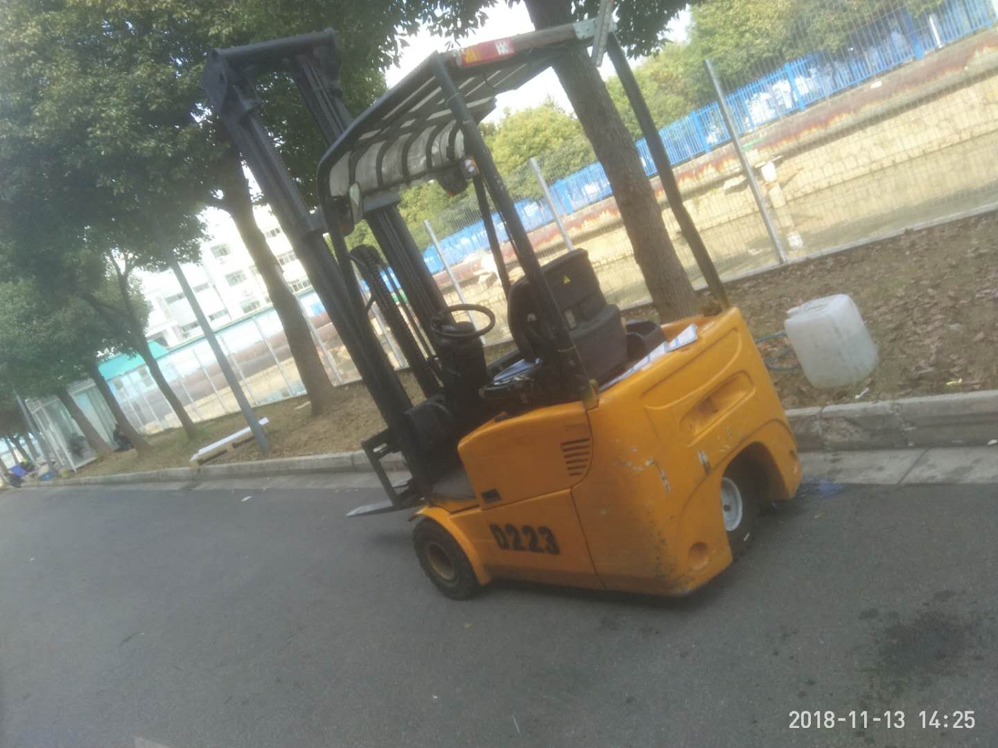 D223