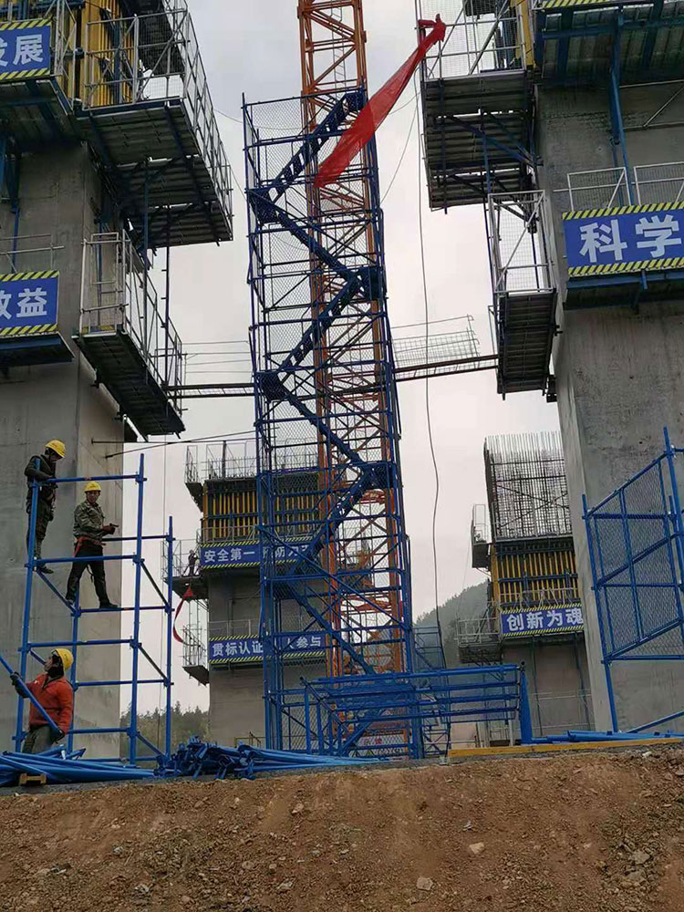 60管香蕉式安全梯笼4