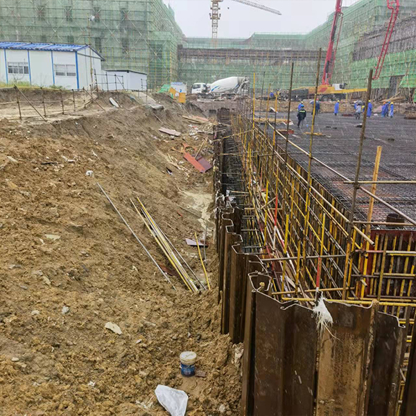 钢板桩围堰施工