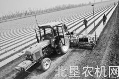 新疆新型农机具春播显威力