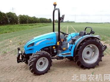 兰迪尼Mistral和Technofarm农具