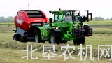 莫罗装载机配马斯卡Monster打捆机作业