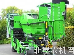 AVR公司6100土豆收获机