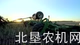 凯斯580拖拉机配阿玛松作业视频