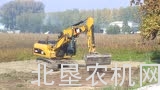迪尔8520卡特皮勒323D挑战者MT755拖拉机共同作业