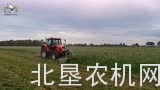 小型前置割草机作业视频