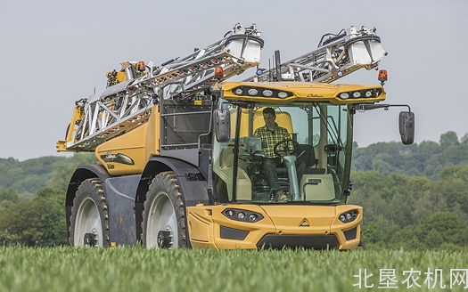 挑战者RoGator600自走式喷药机