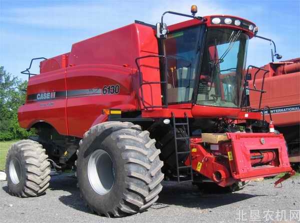 凯斯 Axial Flow 6130 轴流滚筒联合收割机
