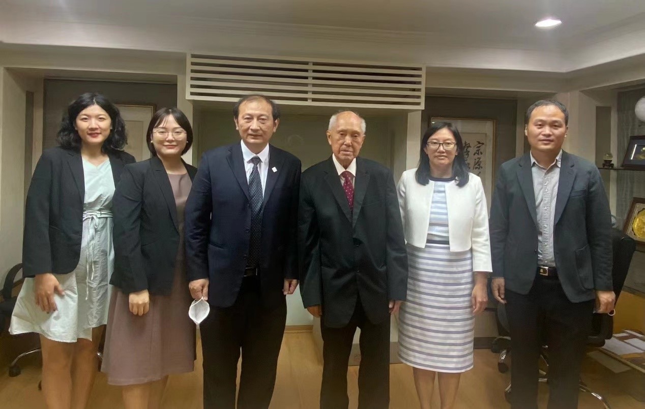 语合中心-曼谷中心赵燕清主任拜访罗宗正主席