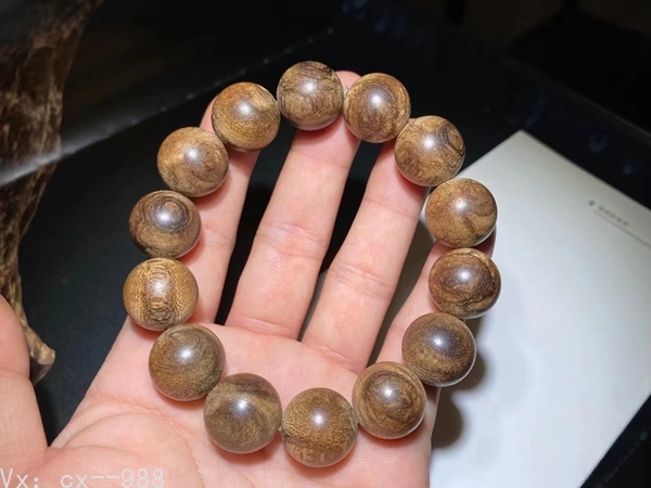 你真的爱惜你的沉香手串吗?正确保养方法赶紧码住! 你真的爱惜你的沉香手串吗?正确保养方法赶紧码住!