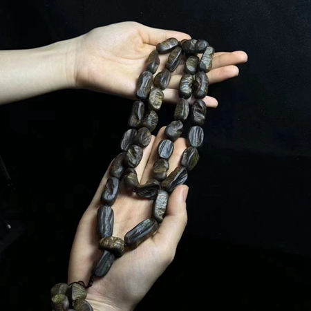 假沉香手串 假沉香手串