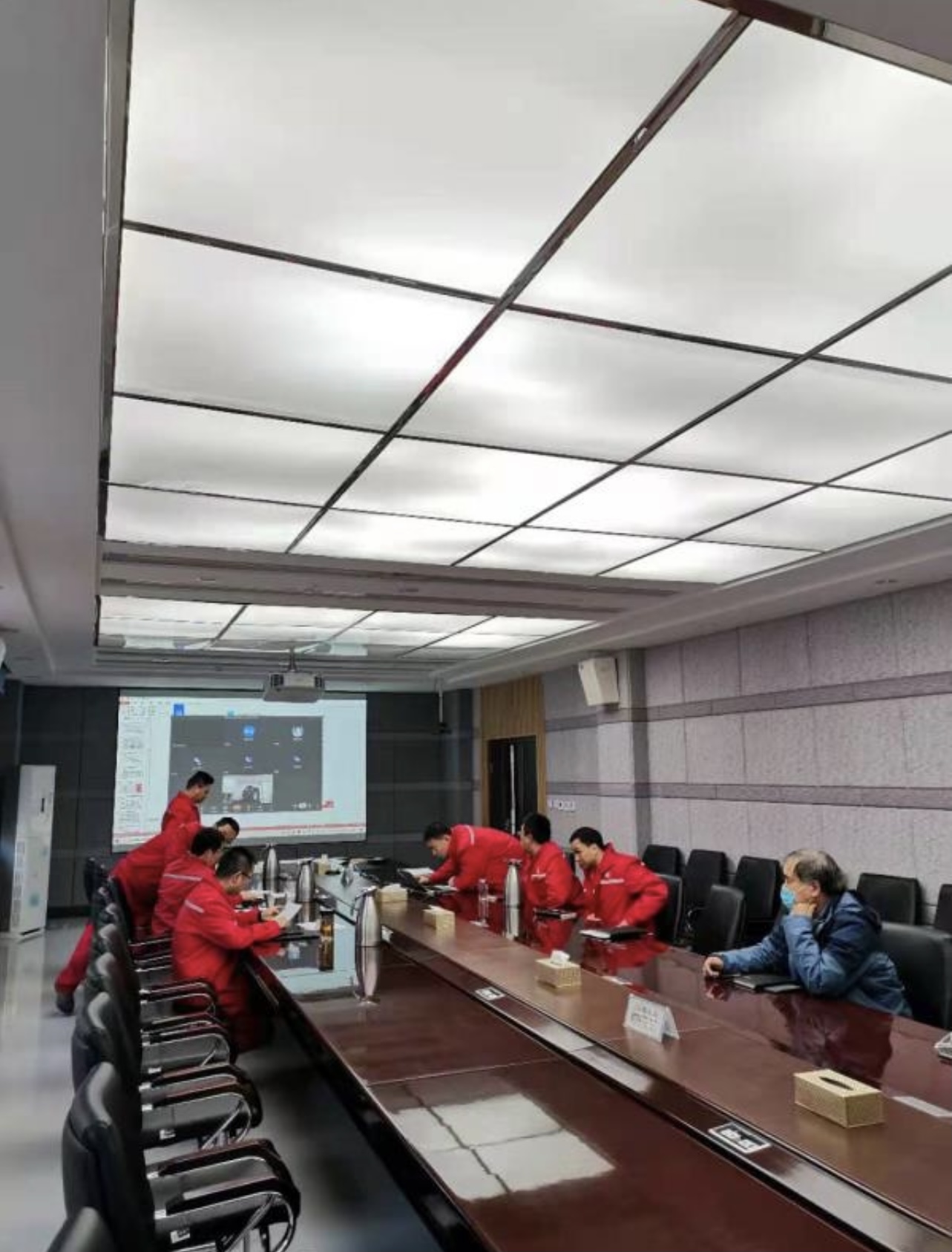 研讨会1.jpg