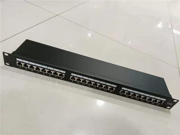 24口屏蔽网络配线架