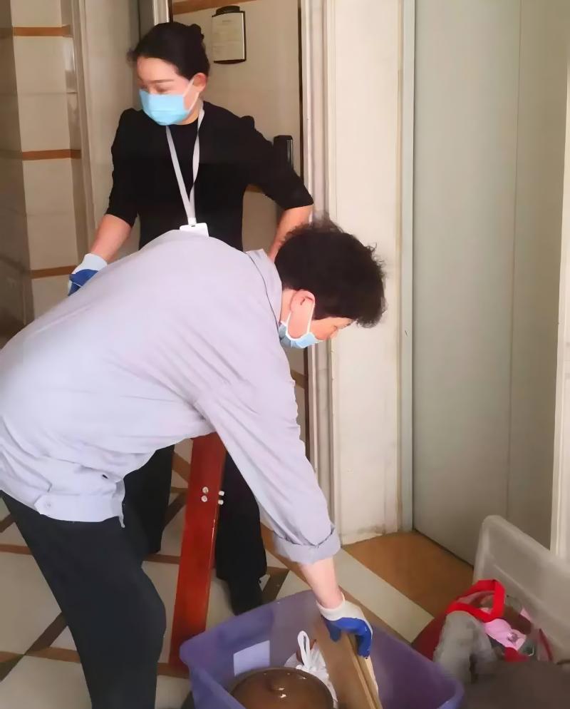 清洁楼道，美化家园|新华物业楼道清扫专项活动第九期