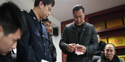 最高检：依法惩治恶意欠薪违法犯罪 维护农民工合法权益