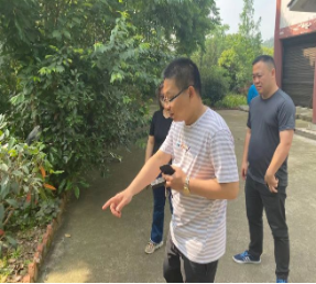 县政协调研康养健中药材种业发展情况
