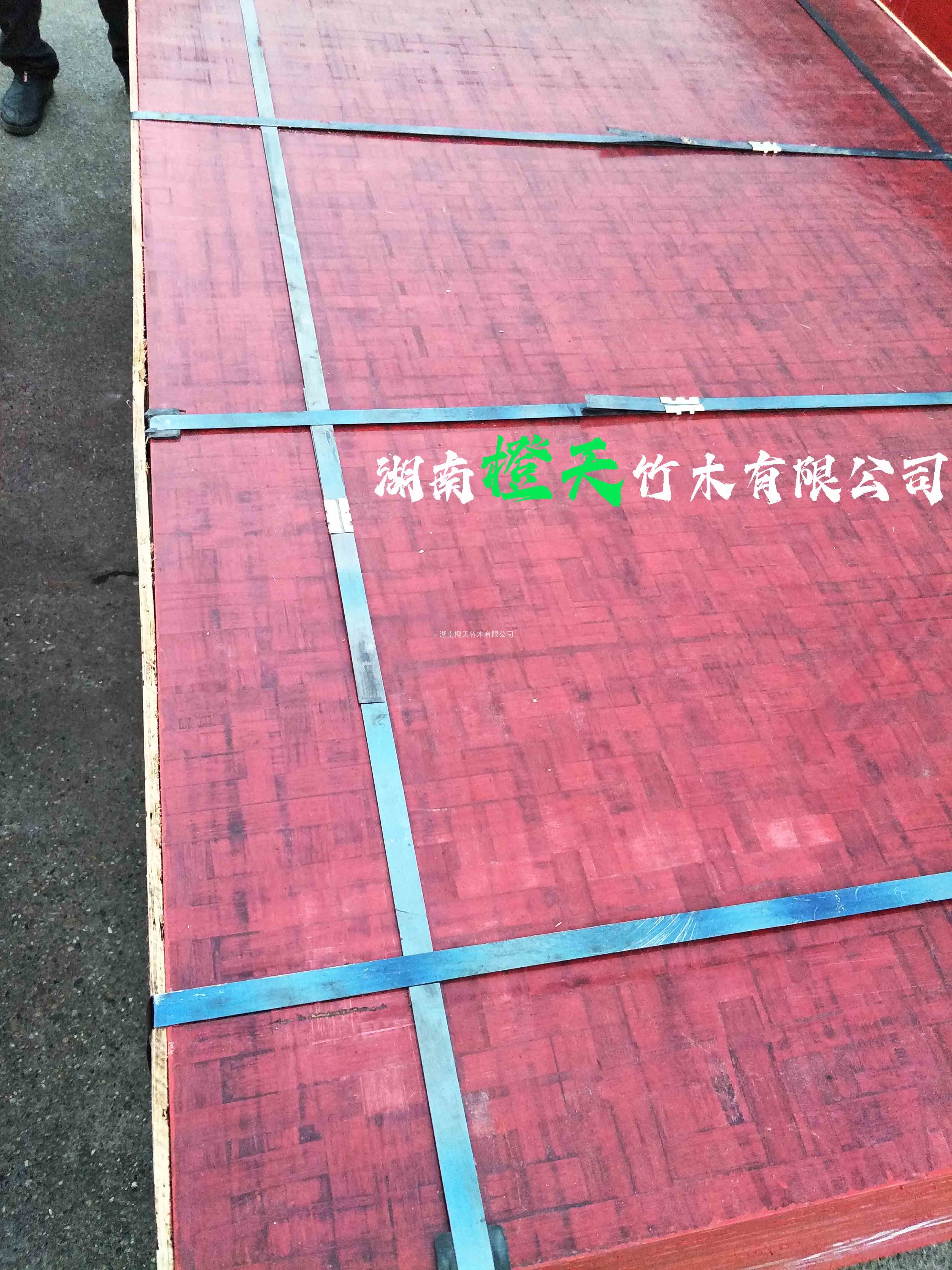 竹胶板上敷“面膜”，塞尔维亚E763高速施工新突破