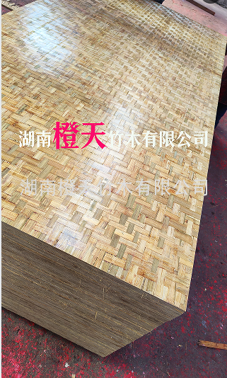 素面竹胶板：褪去红膜，回归竹席本色