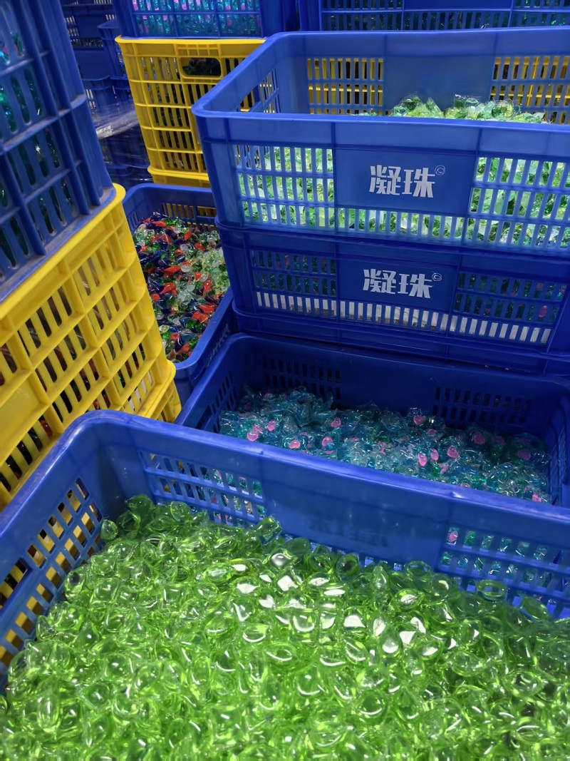 洗衣凝珠生产车间