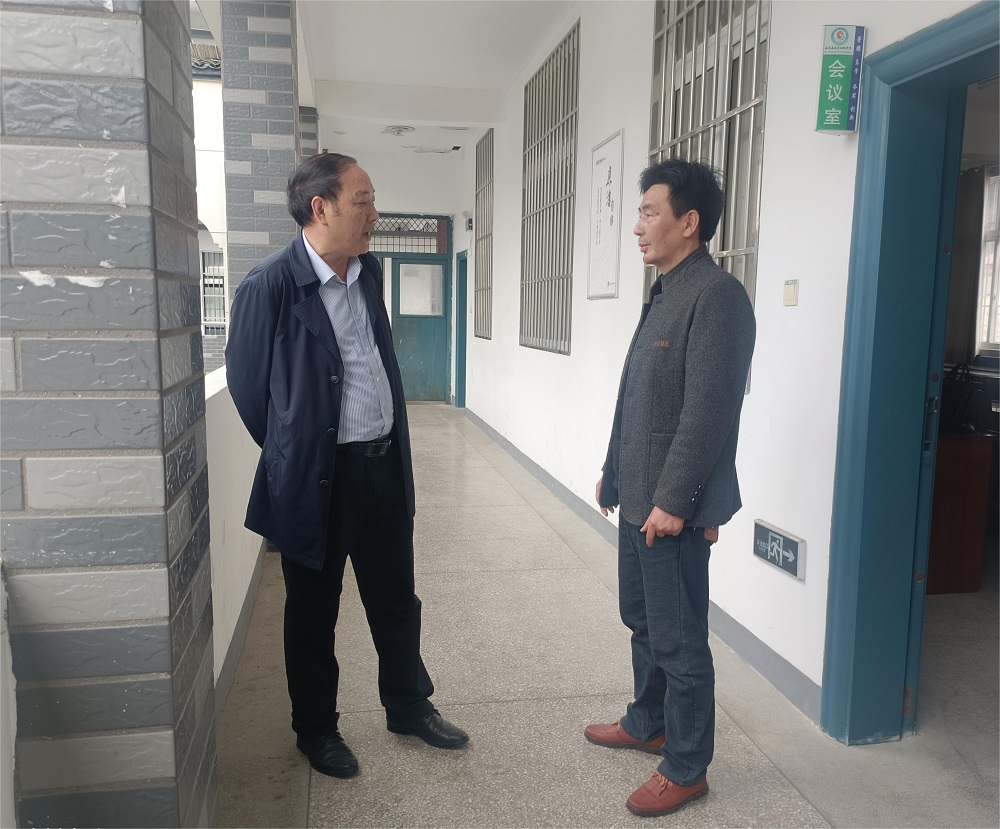 20240412县政协副主席倪金德深入联系乡镇走访调研.jpg
