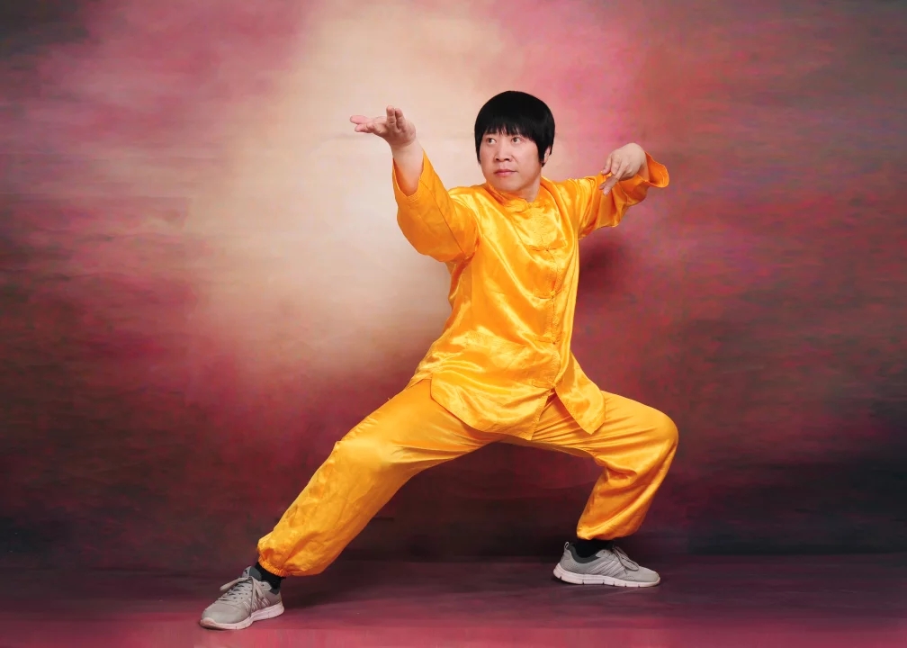 咆哮精武馆李富山出演男一号,李富山是"哮殛道"的创始人,从事中华武术
