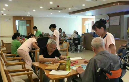 养老院的“忧”与“思”