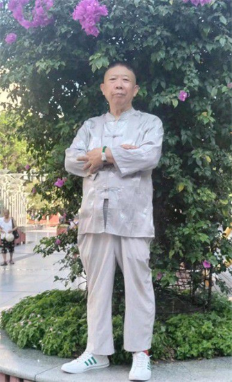 20230829144302_23908.jpg l个人全身.jpg