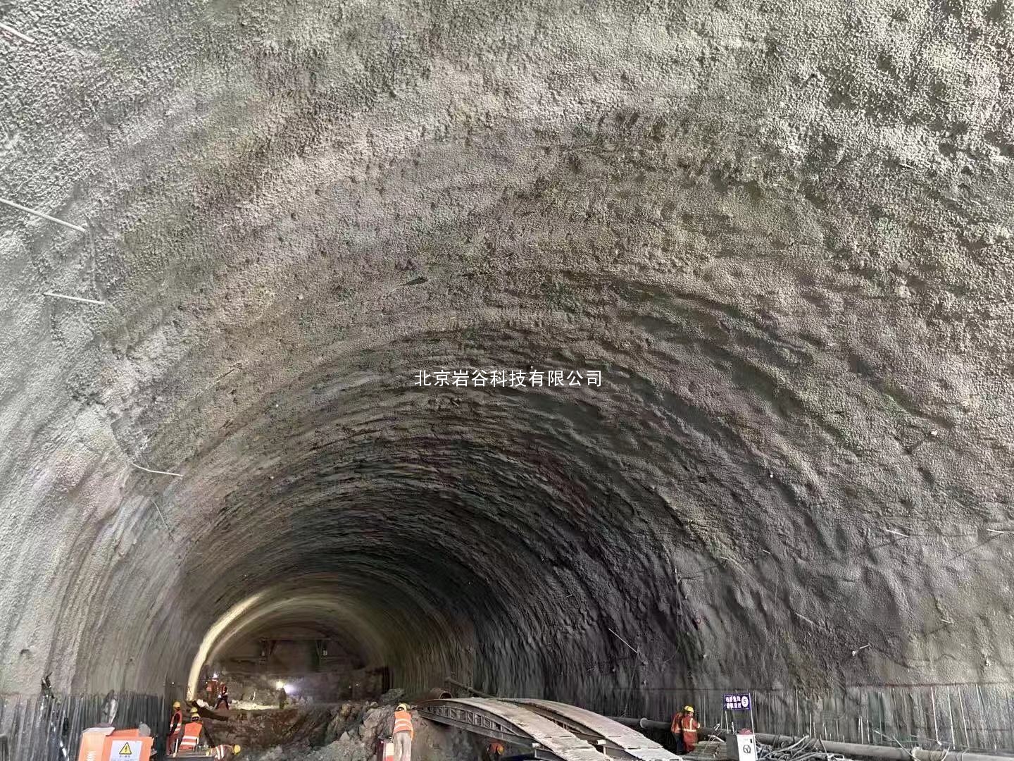 京秦高速黄土峪隧道