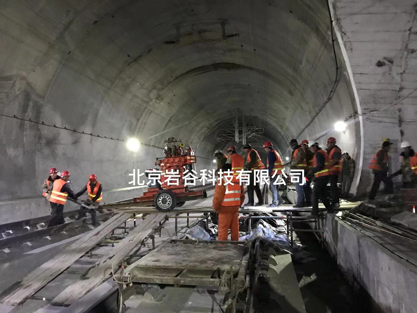 某高铁隧道运营期水压致裂法地应力测试